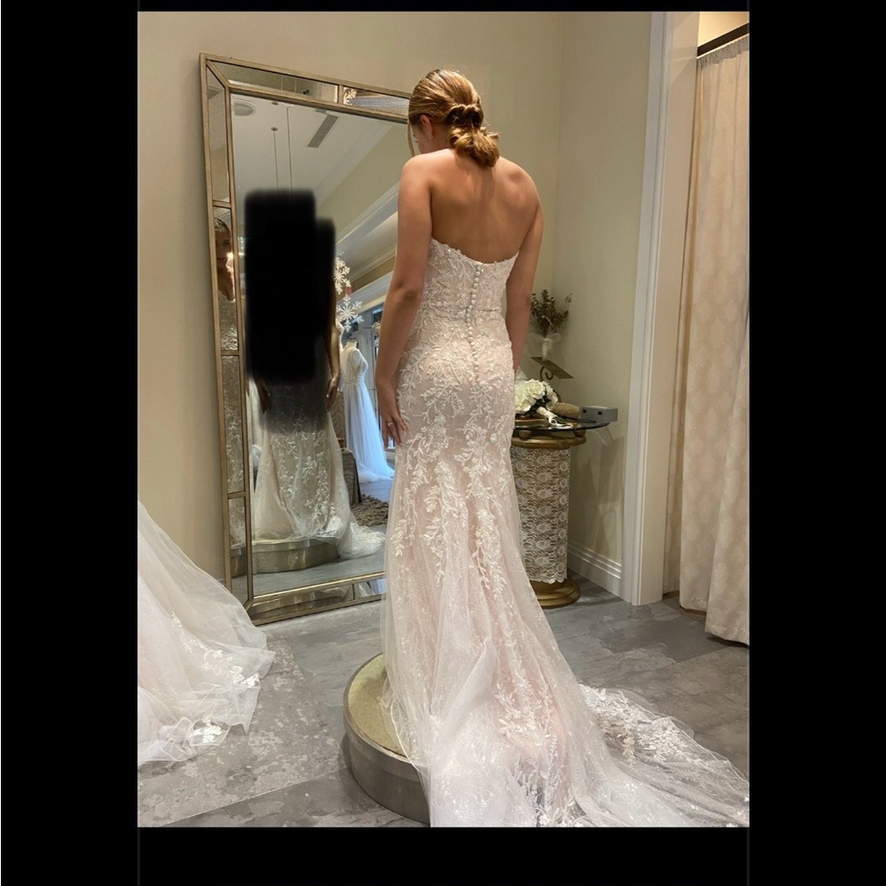 Maggie Sottero White Lace Wedding Dress - Picture 2 of 14